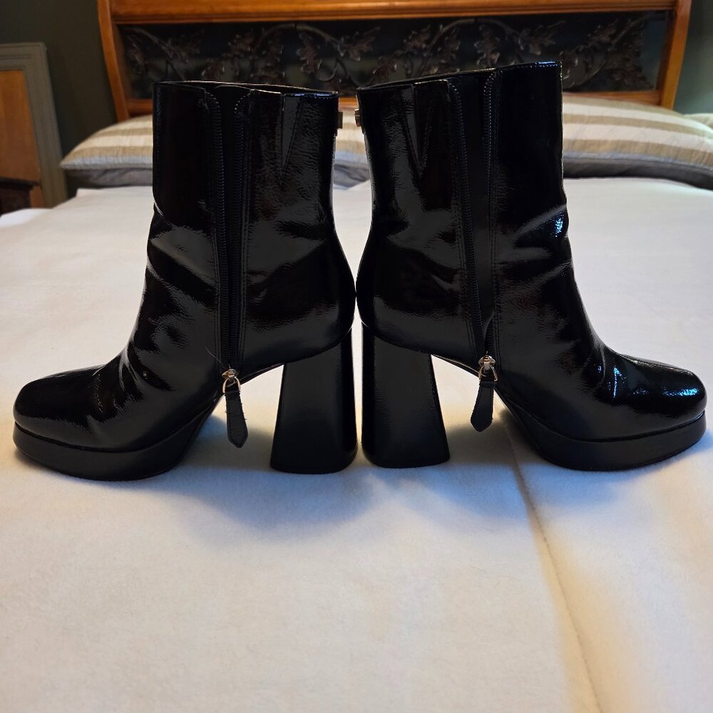 Y2K Guess Black Patent Leather Platform Boots 8M 4 Inch Heels Side Zip